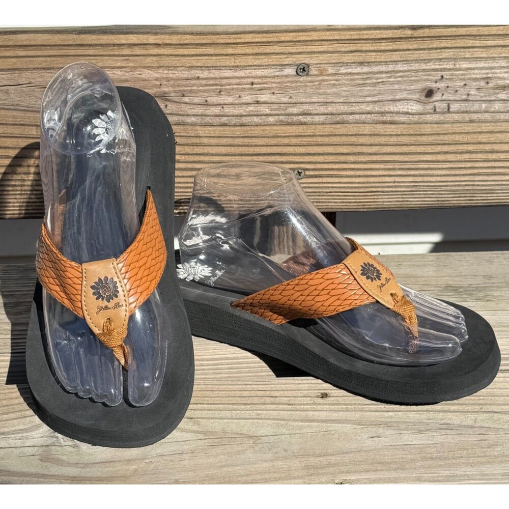 Yellow Box Flax Tan Women's Flip-Flops 30796-W0B0B Size 8.5 Excellent Condition